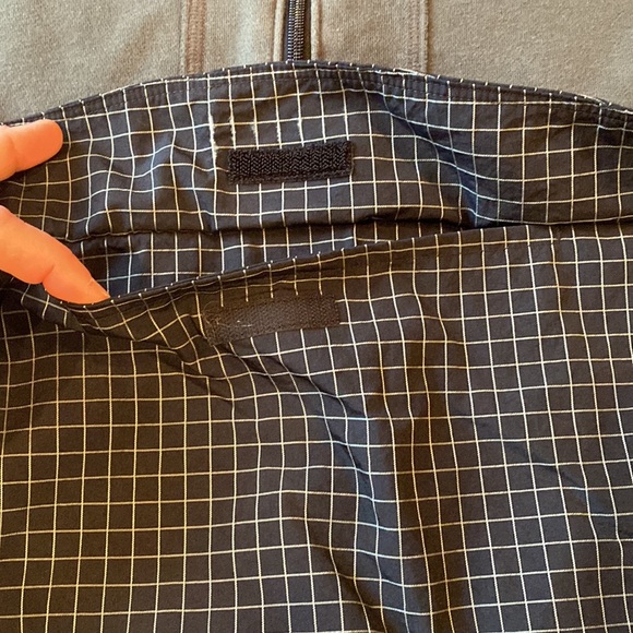 Under Armour Sweatshirt - Picture 5 of 9